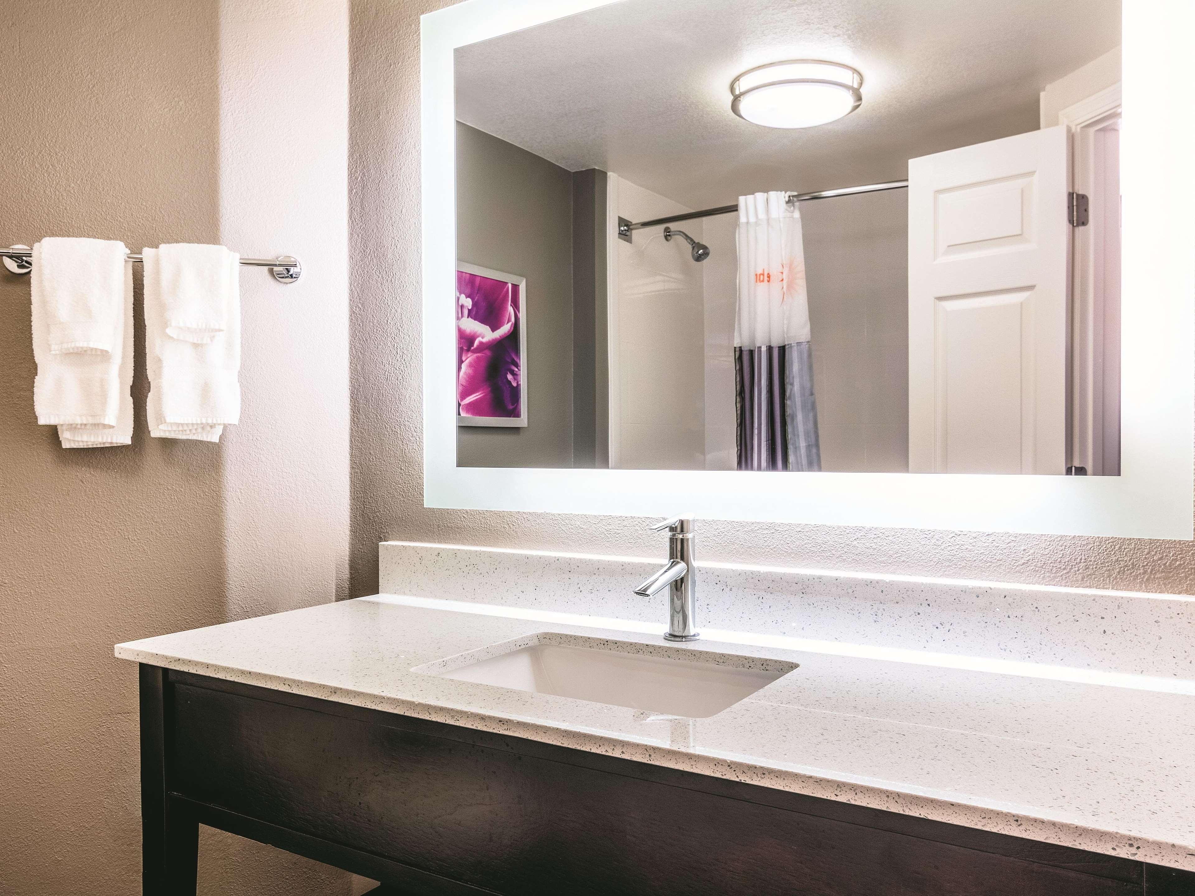 Hotel La Quinta By Wyndham Shreveport Airport Esterno foto